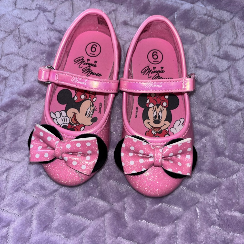 Disney Minnie Mouse Glittery Pink Dress Shoes